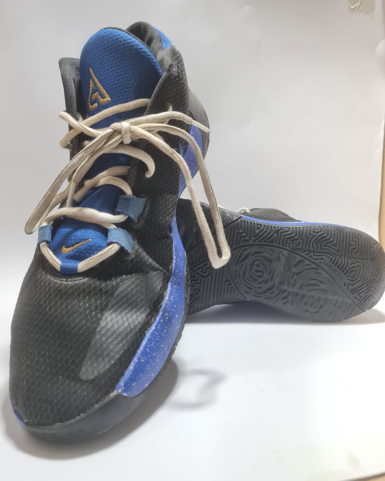 Nike Kyrie Low 4 Basketball Shoes - Black / Blue / White - Men's/Unisex