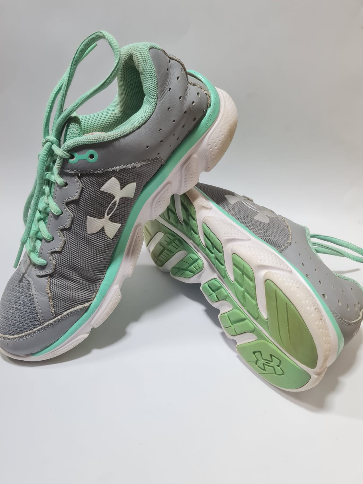 Under Armour Women's Micro G Assert 6 Running Shoe.