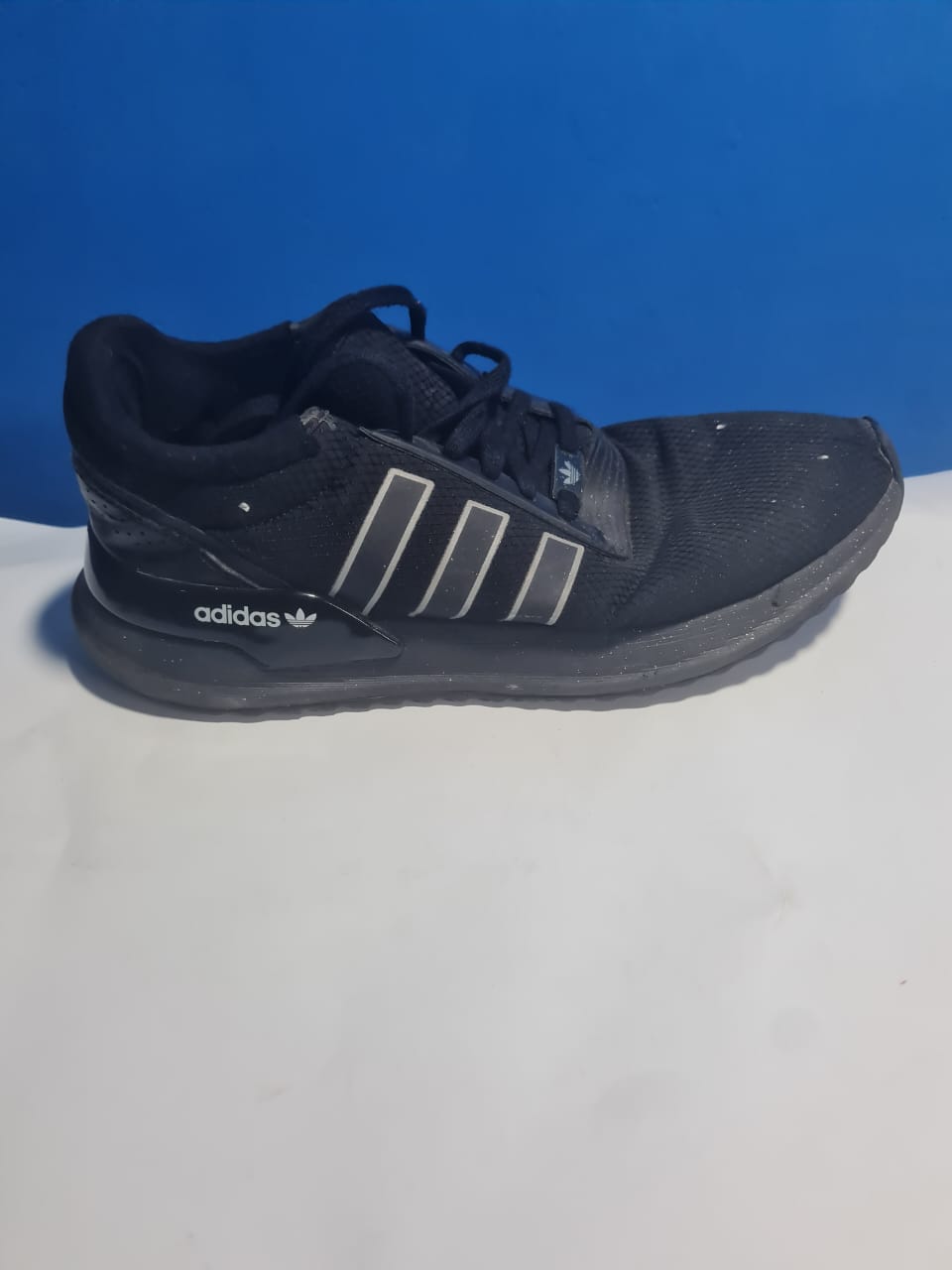 Pre-Loved Adidas Black Sneakers
