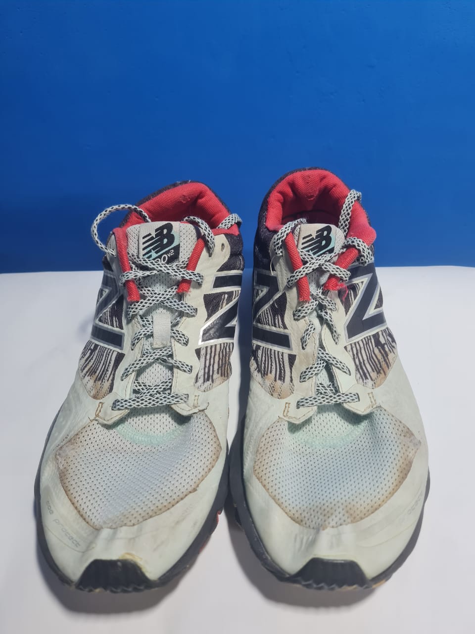 New Balance 690v2 Trail Shoe - Camo Sole/Red Accents