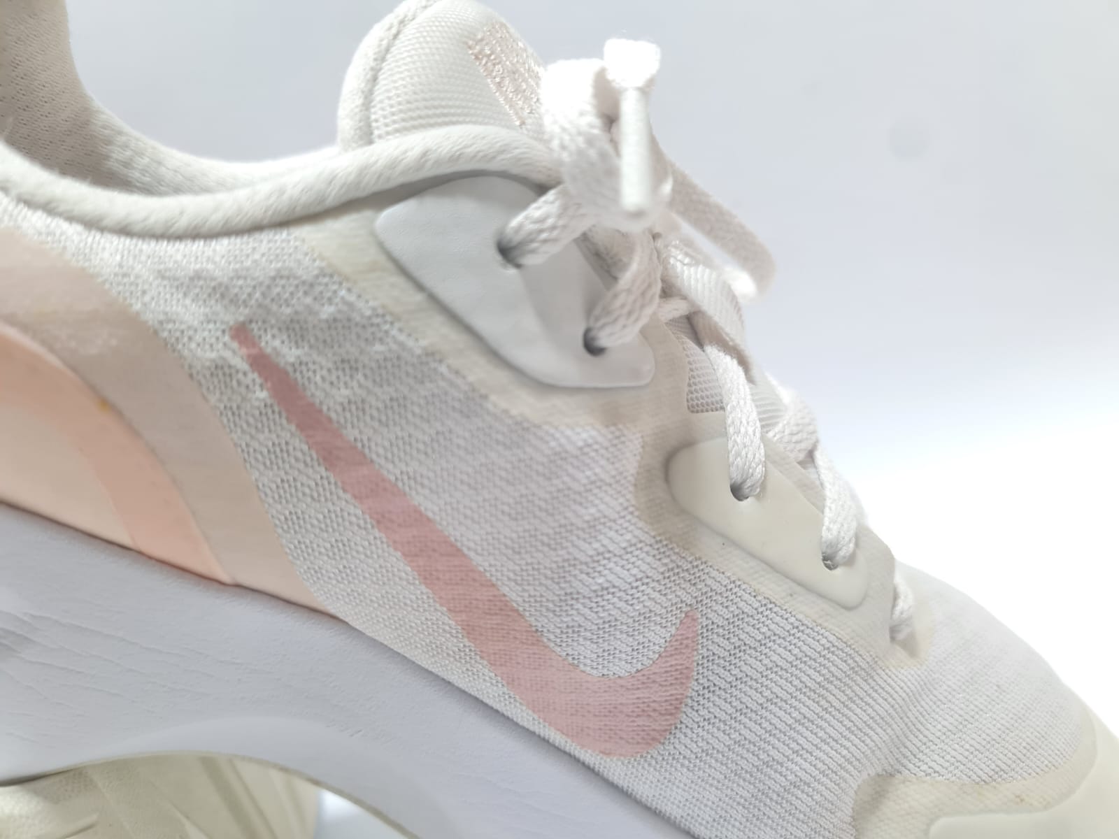 Nike Air Max Nuaxis Trainers